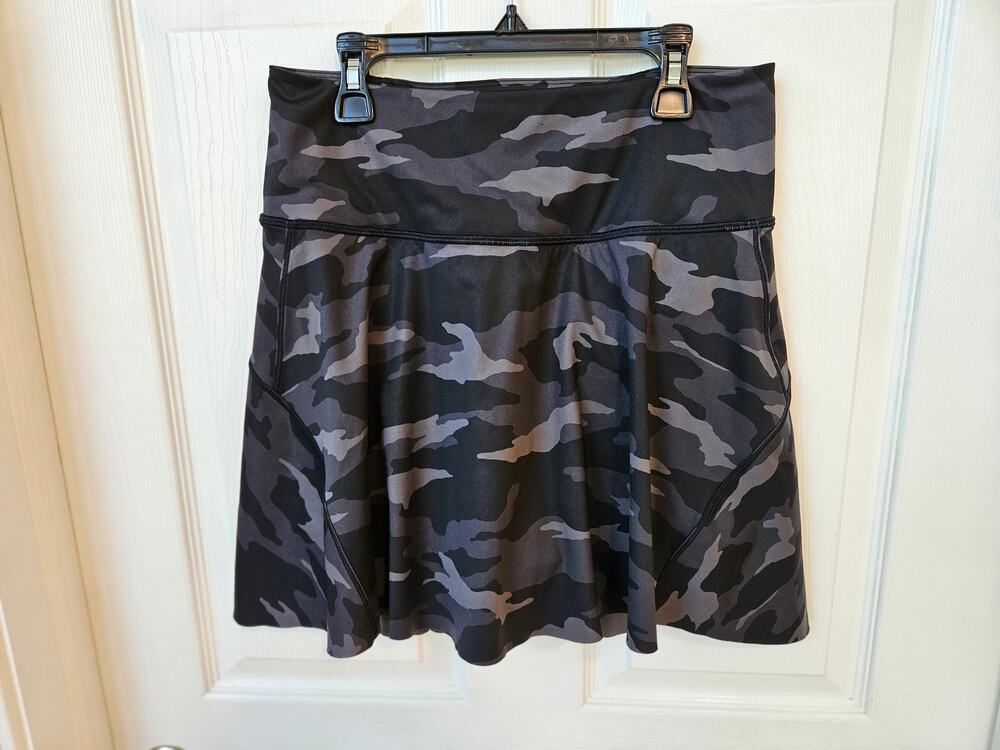 Athleta Ace Printed Tennis Skort Gray Black Camo Built In Shorts Small
